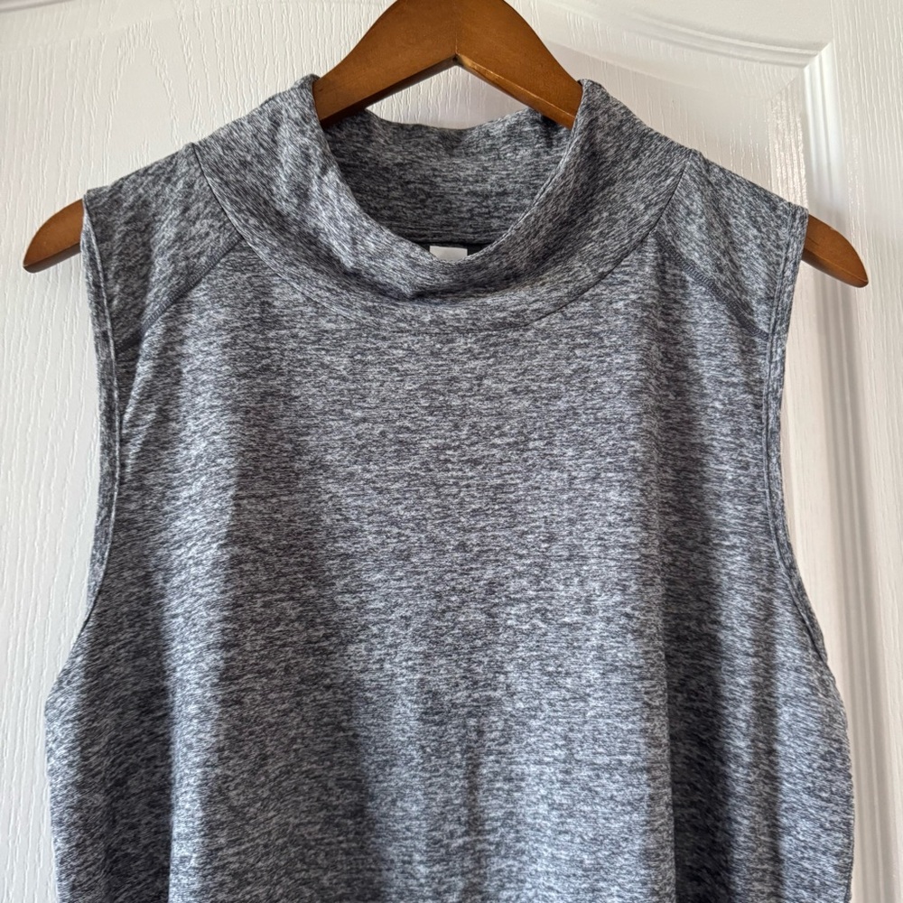 oiselle Grey Sleeveless Mock Neck Tank 12 - Picture 2 of 5